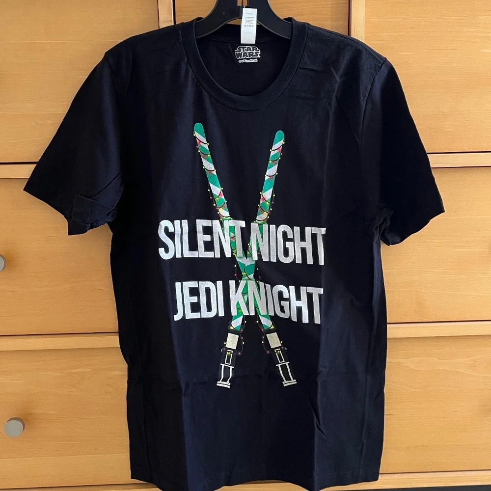 EUC - Star Wars Christmas T-shirt - Picture 1 of 1